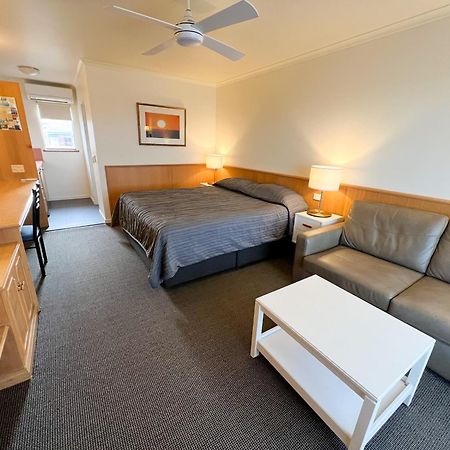 Summerhill Motor Inn (Adults Only) Меримбула Екстер'єр фото