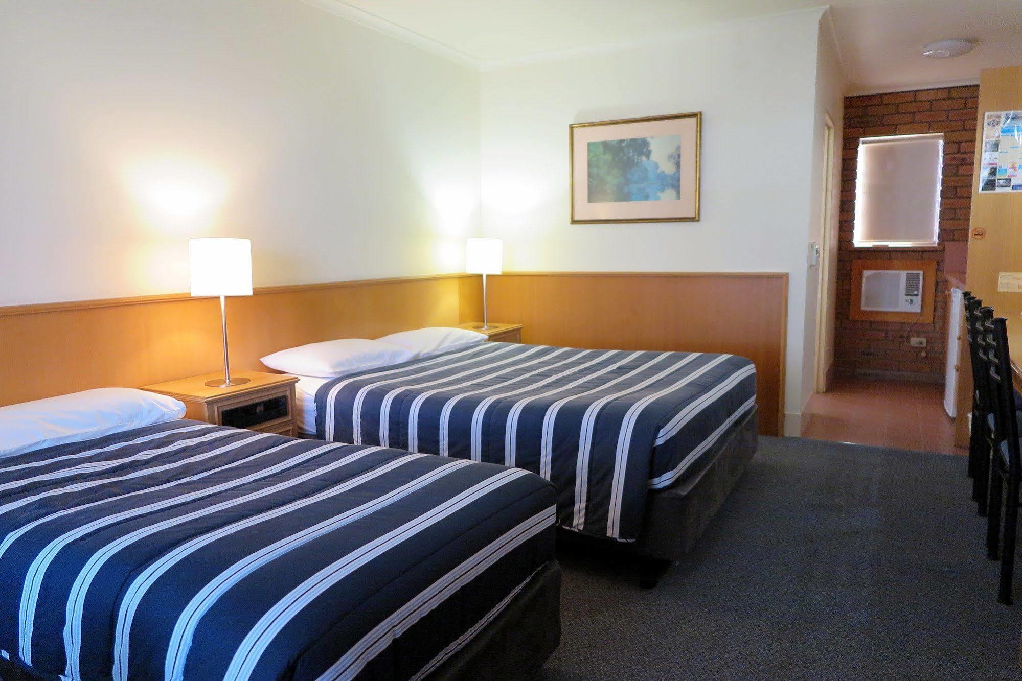 Summerhill Motor Inn (Adults Only) Меримбула Екстер'єр фото